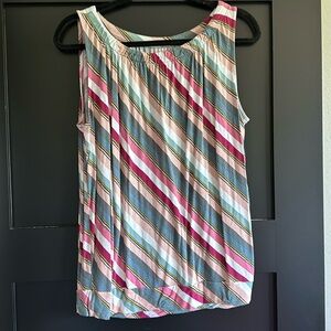 Ladies sleeveless top with band bottom